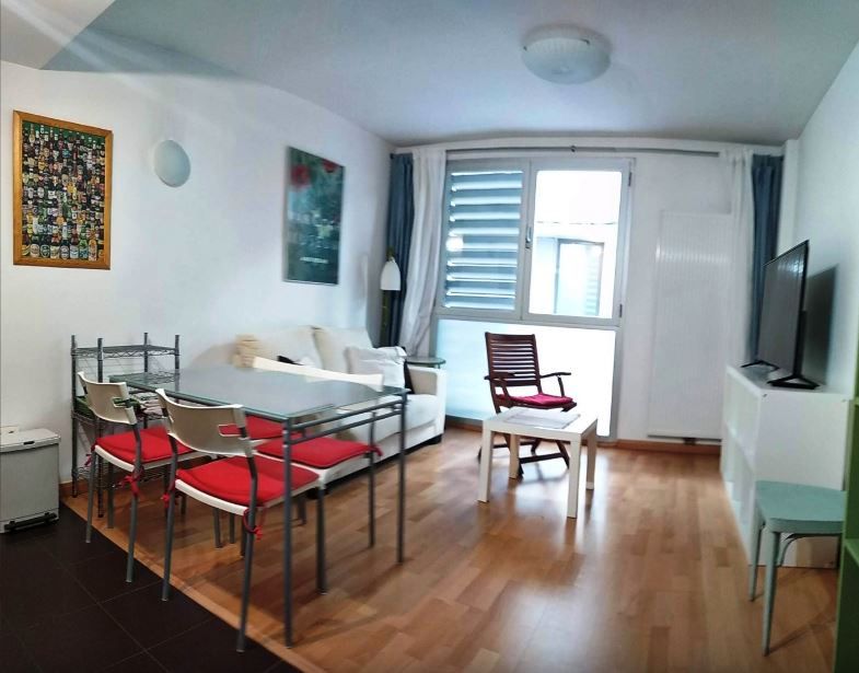 Sala d'estar de Pis de lloguer en  Zaragoza Capital amb Calefacció, Parquet i Moblat
