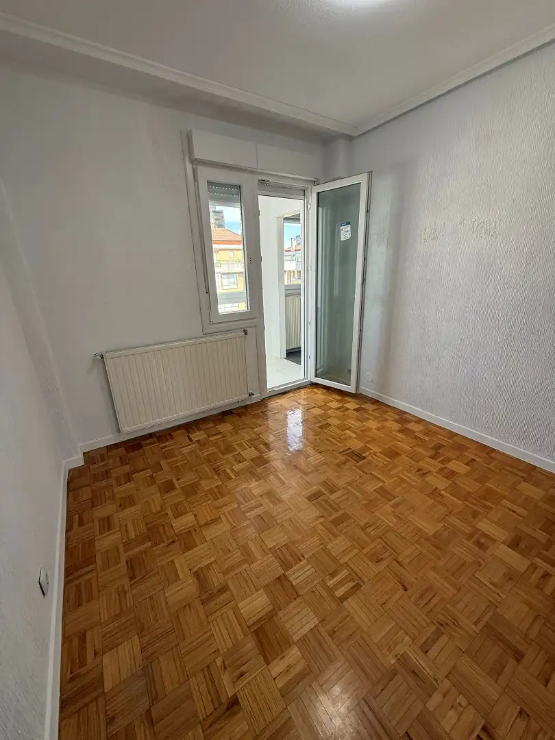 Habitación de Piso en venta en Burgos con Calefacción y Terraza