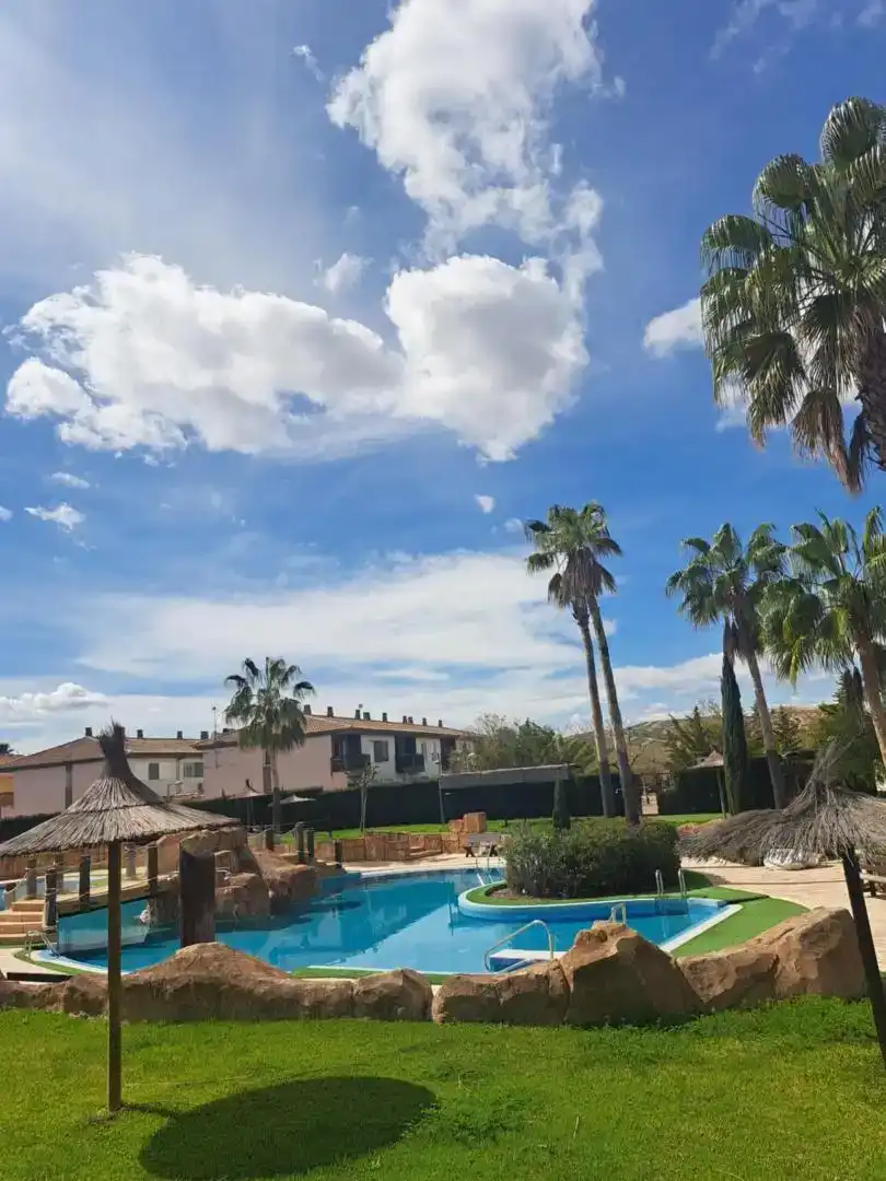 Vista exterior de Dúplex per a compartir en Molina de Segura amb Aire condicionat, Parquet i Piscina