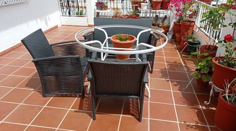 VENTA AMPLIA CASA CON TERRAZA