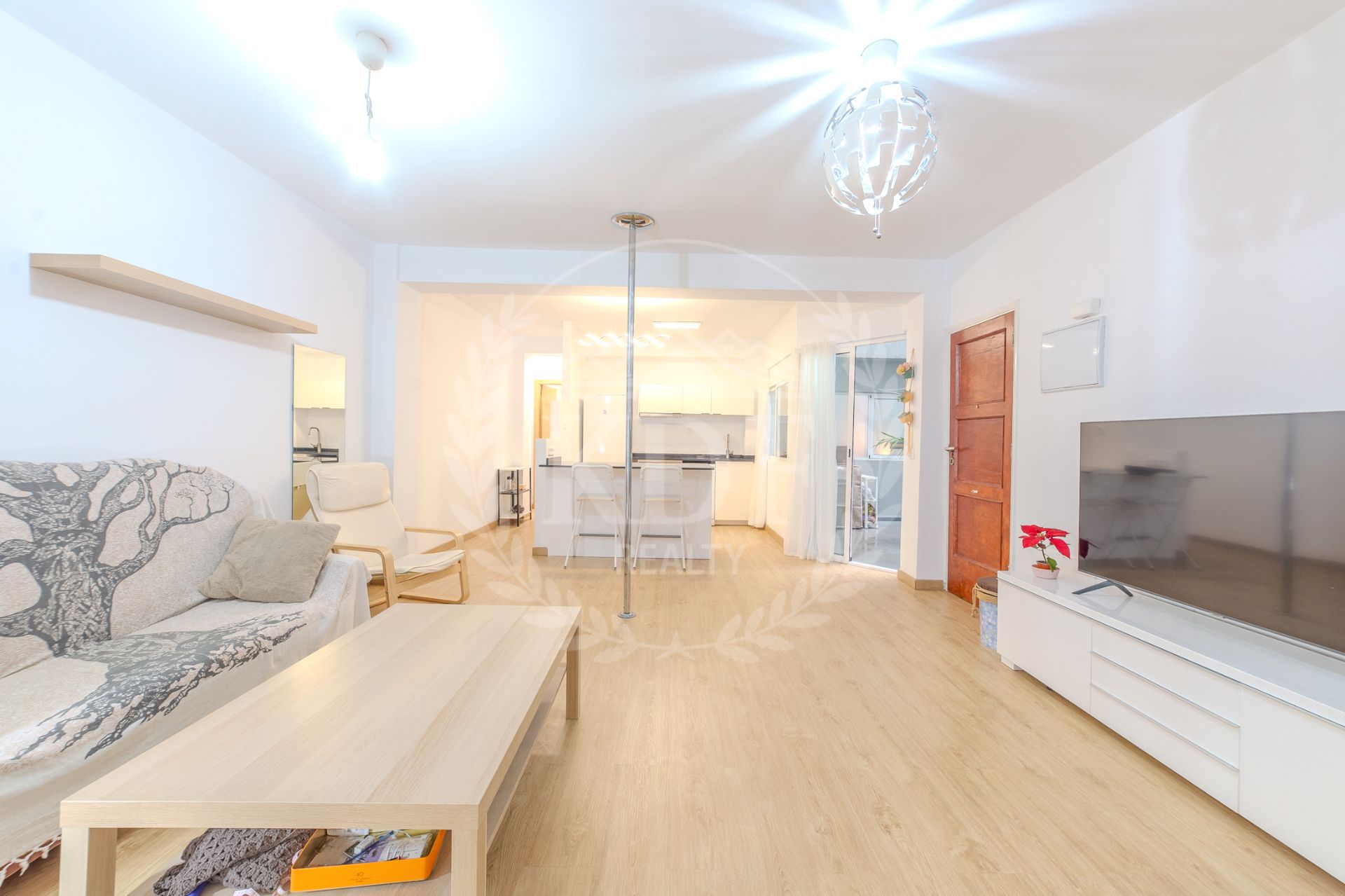 Sala d'estar de Pis en venda en  Santa Cruz de Tenerife Capital amb Parquet, Traster i Moblat