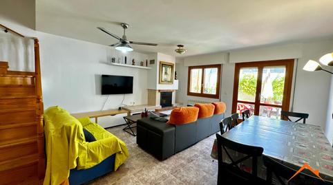 Foto 3 de Casa adosada en venta en Calle Trastamara, La Puebla de Alfindén, Zaragoza