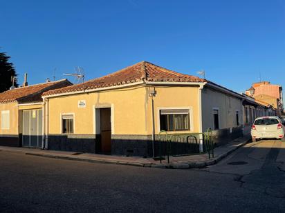Vista exterior de Casa o xalet en venda en Palencia Capital