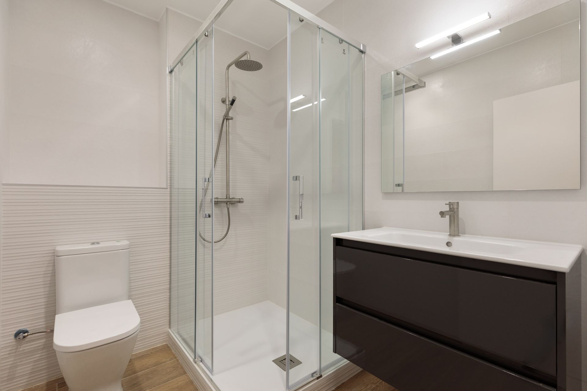 Bathroom of Study for sale in  Barcelona Capital  with Air Conditioner, Heating and Storage room