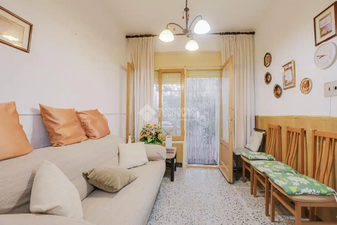 Sala de estar de Casa adosada en venta en Terrassa