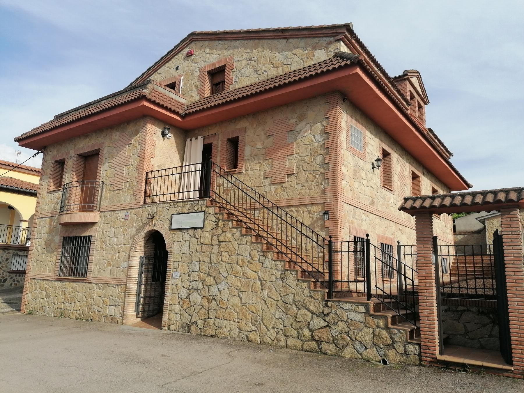 Exterior view of House or chalet for sale in Torrejón el Rubio  with Air Conditioner, Heating and Terrace