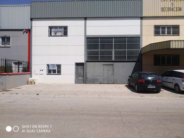 Nau industrial amb ascensor en venda a Calle de la Tierra
