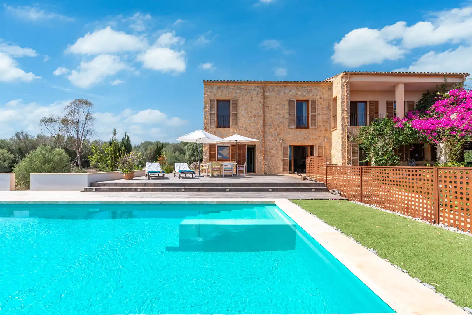 Piscina de Finca rústica en venda en Sant Llorenç des Cardassar amb Aire condicionat, Terrassa i Moblat