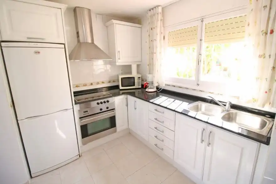 Kitchen of Houses for sale in Calpe / Calp  with Air Conditioner and Swimming Pool