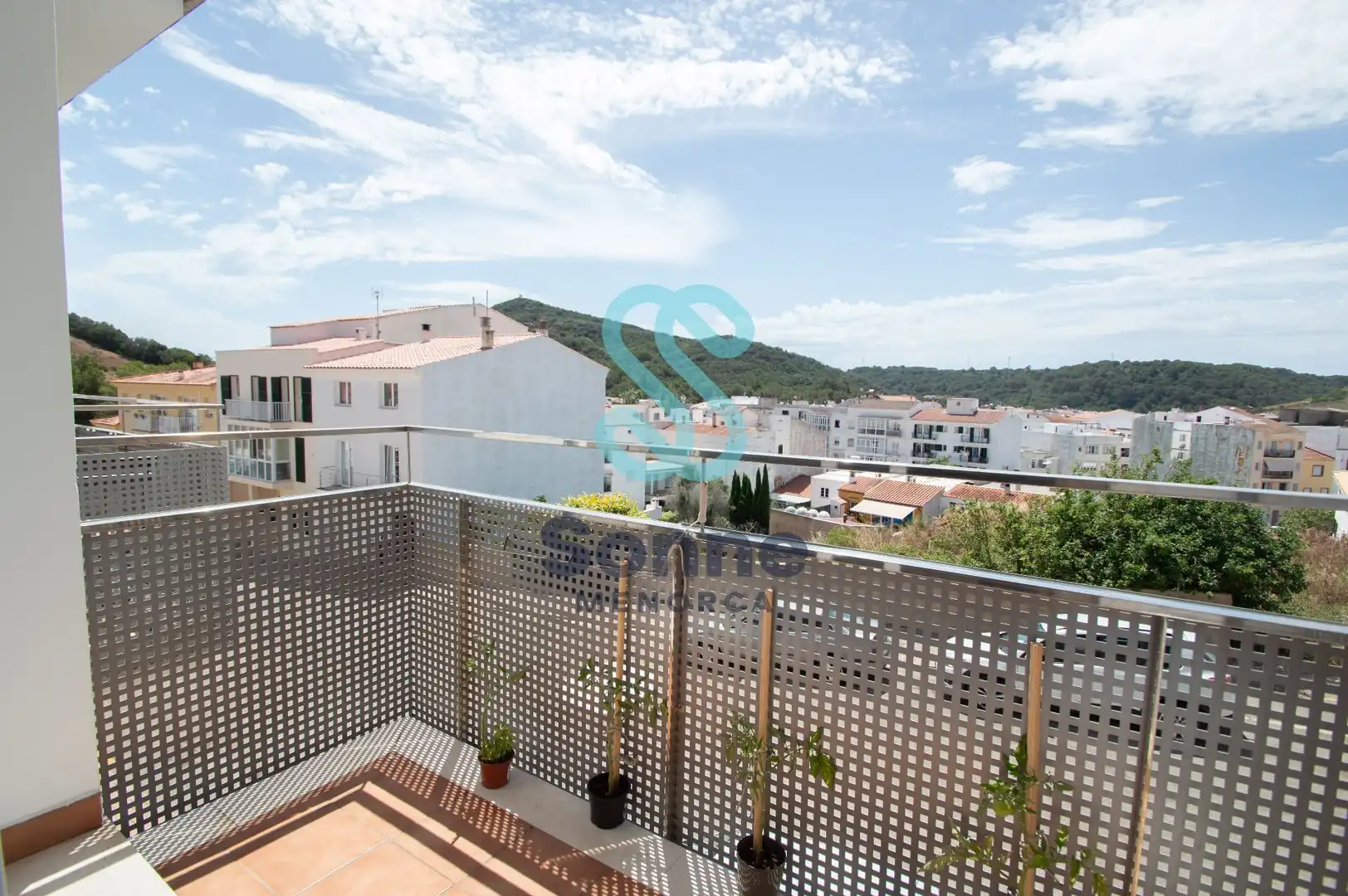 Vista exterior de Pis en venda en Ferreries amb Aire condicionat, Terrassa i Piscina comunitària