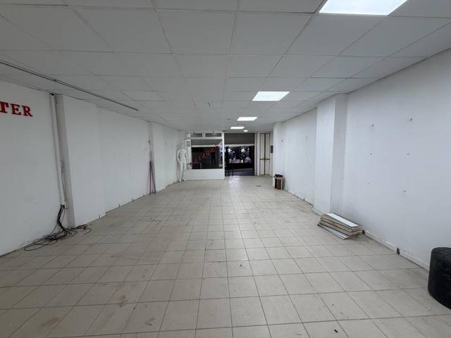 Local comercial en Alquiler en Numancia - San Fernando