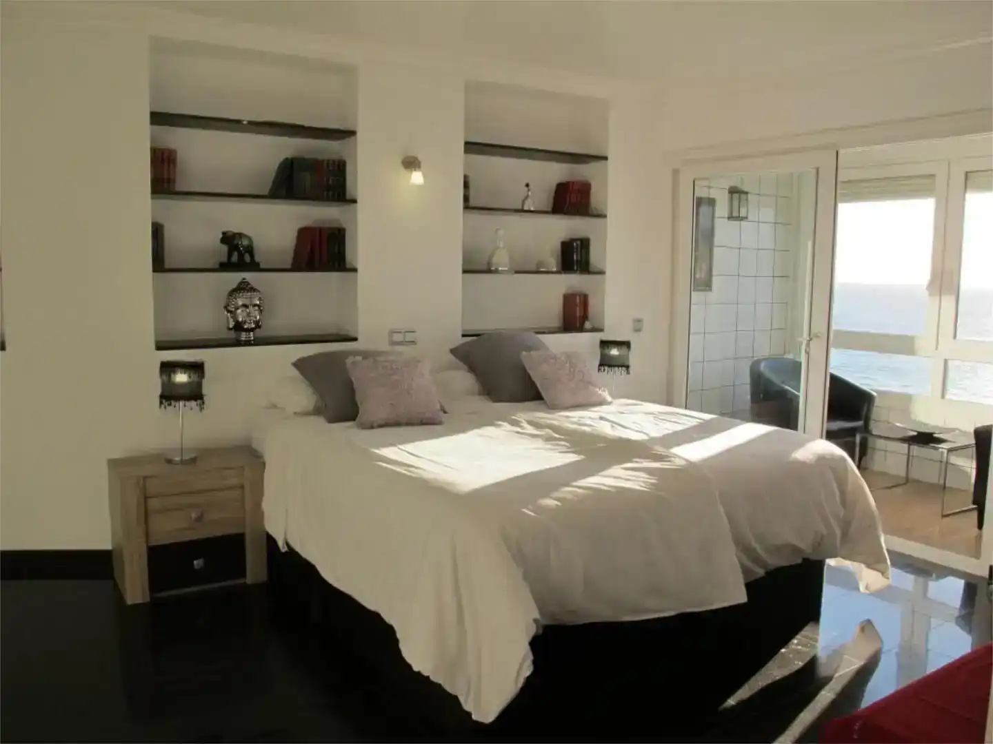 Schlafzimmer von Dachboden zum Verkauf in Torrox mit Klimaanlage und Schwimmbad