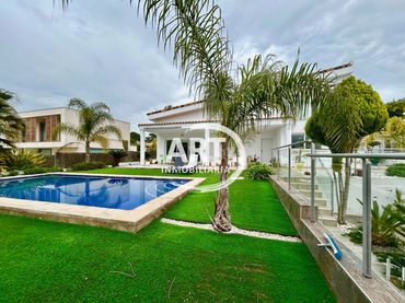 Casa amb piscina en venda a Tórtola