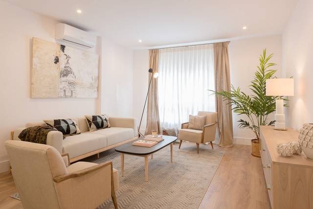 Piso en Alquiler en Calle Gran Vía de Colón en Centro - Sagrario