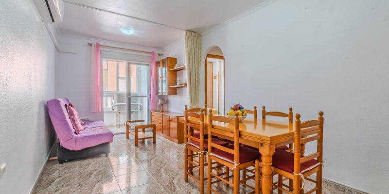 Dormitori de Pis en venda en Torrevieja amb Aire condicionat, Terrassa i Moblat