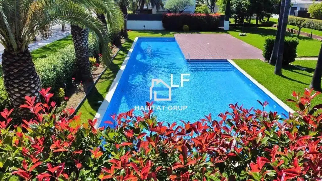 Flat with pool for sale in Platja d'Aro