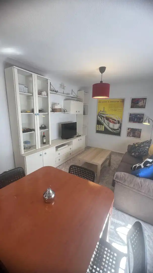 Sala de estar de Planta baja para compartir en Granada con Aire acondicionado, Amueblado y Horno