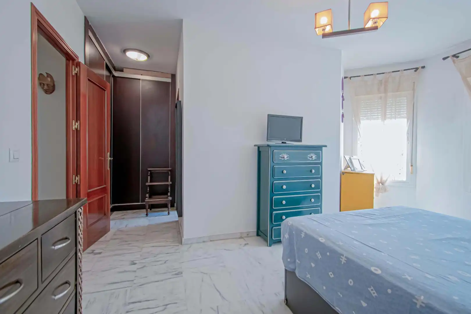 Dormitori de Casa adosada en venda en Espartinas amb Aire condicionat, Jardí privat i Traster