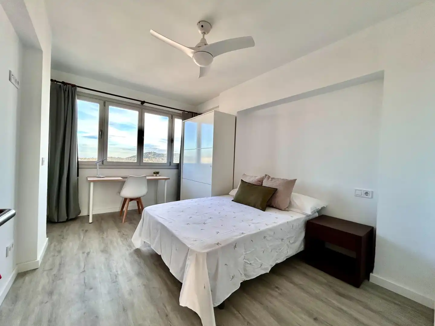 Habitación de Piso para compartir en Inca con Parquet y Amueblado