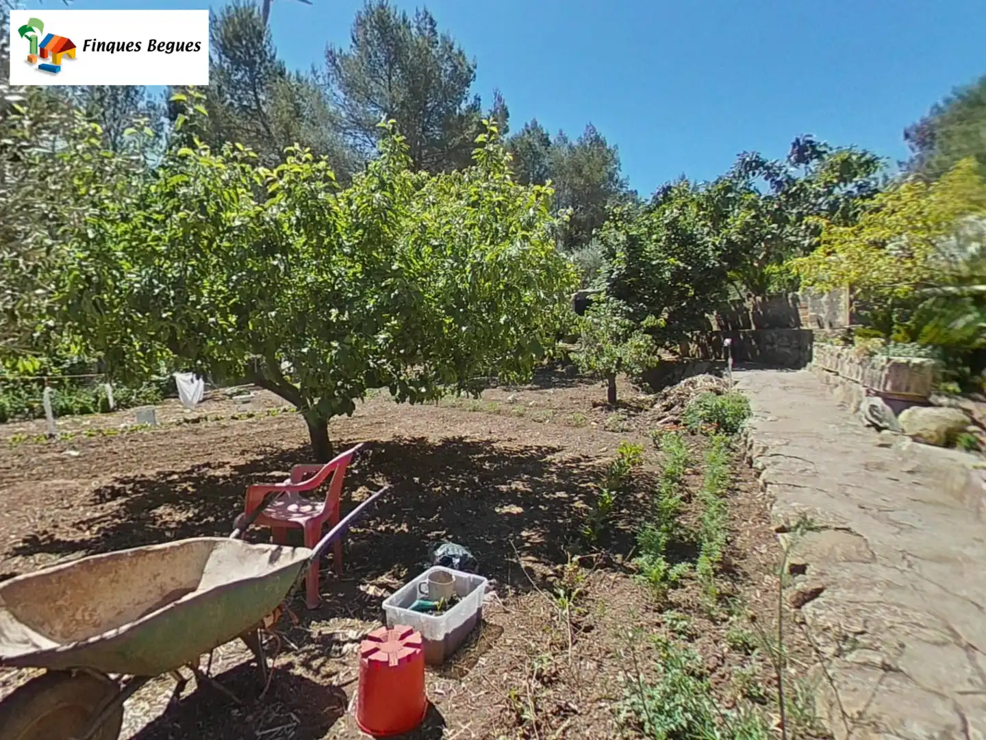 Finca rústica en venda en Begues amb Calefacció, Jardí privat i Moblat