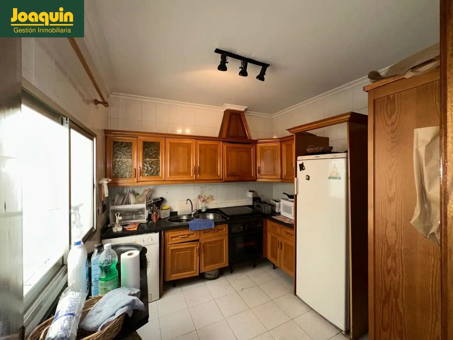 Küche von Wohnung zum Verkauf in Córdoba mit Klimaanlage, Terrasse und Abstellraum