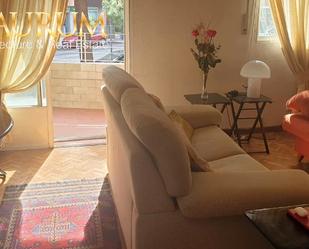 Living room of Flat for sale in  Madrid Capital  with Air Conditioner and Heating