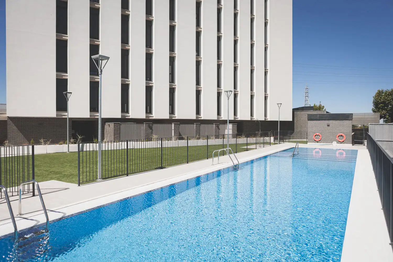 Pis d'obra nova amb piscina en venda a Calle Francisco Guerra 13