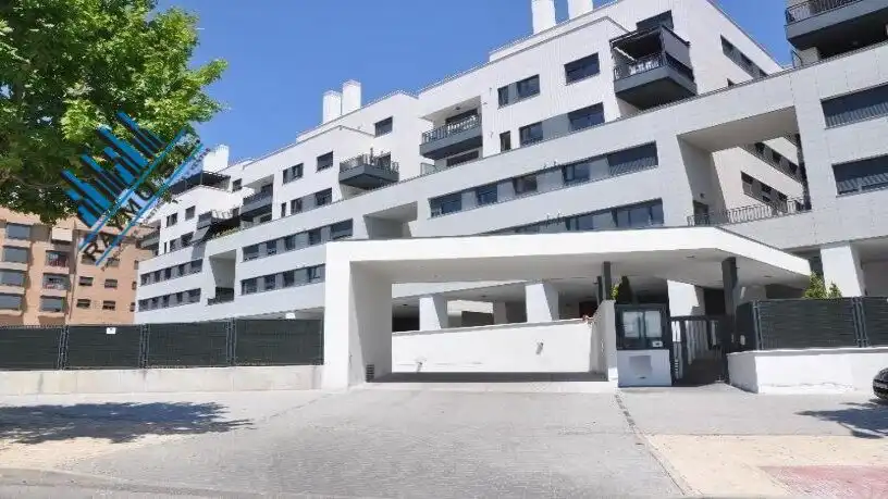 Außenansicht von Garage zum Verkauf in Leganés