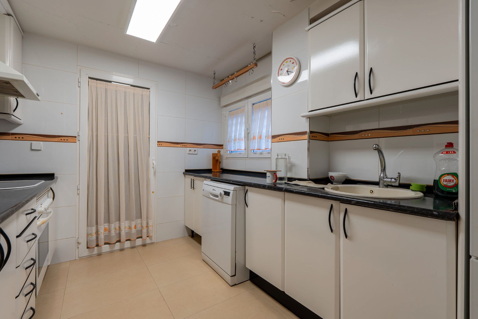 Cuina de Pis en venda en  Madrid Capital amb Aire condicionat, Calefacció i Jardí privat