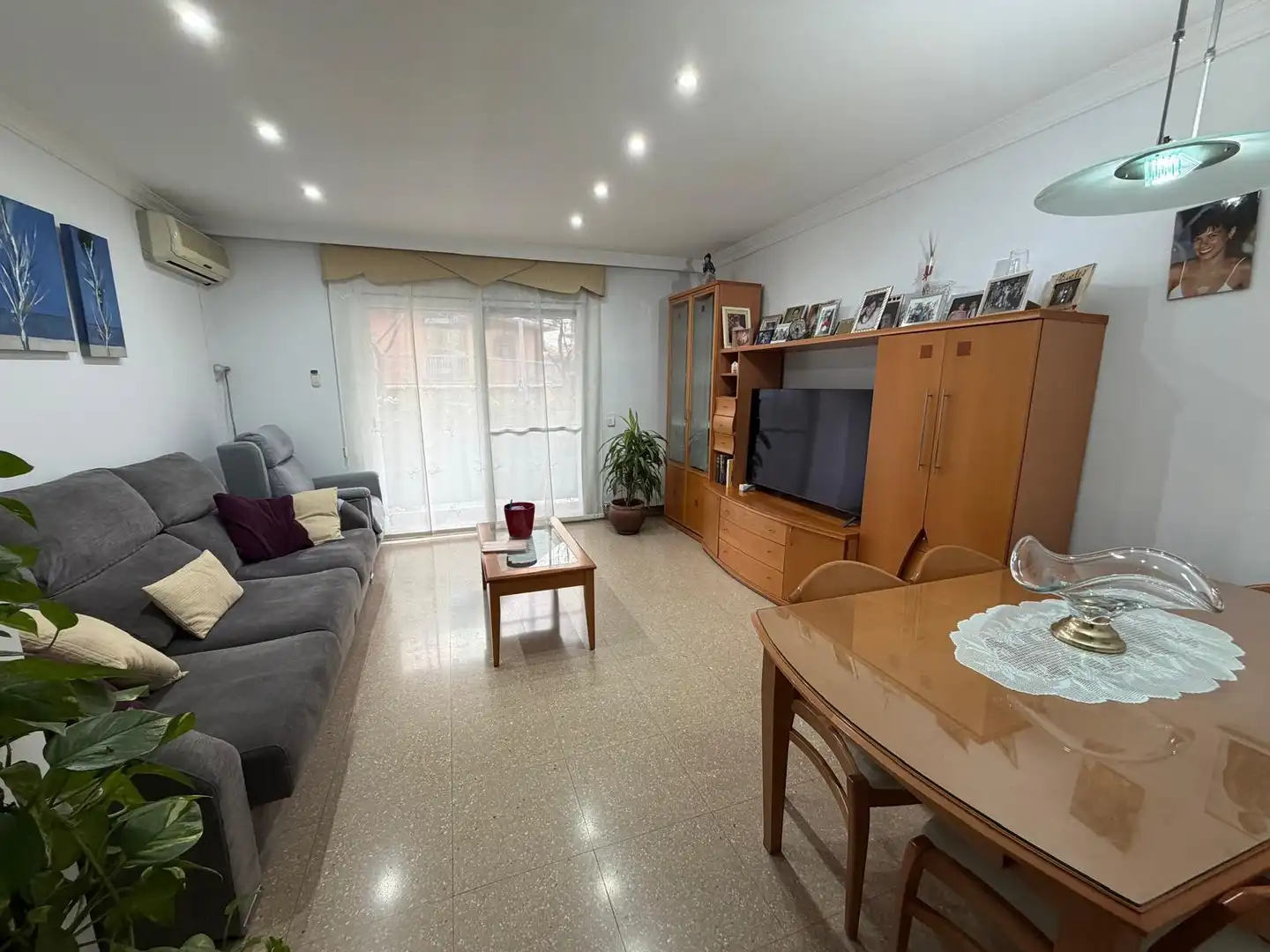 Living room of Flat for rent in Rubí  with Air Conditioner, Furnished and Oven