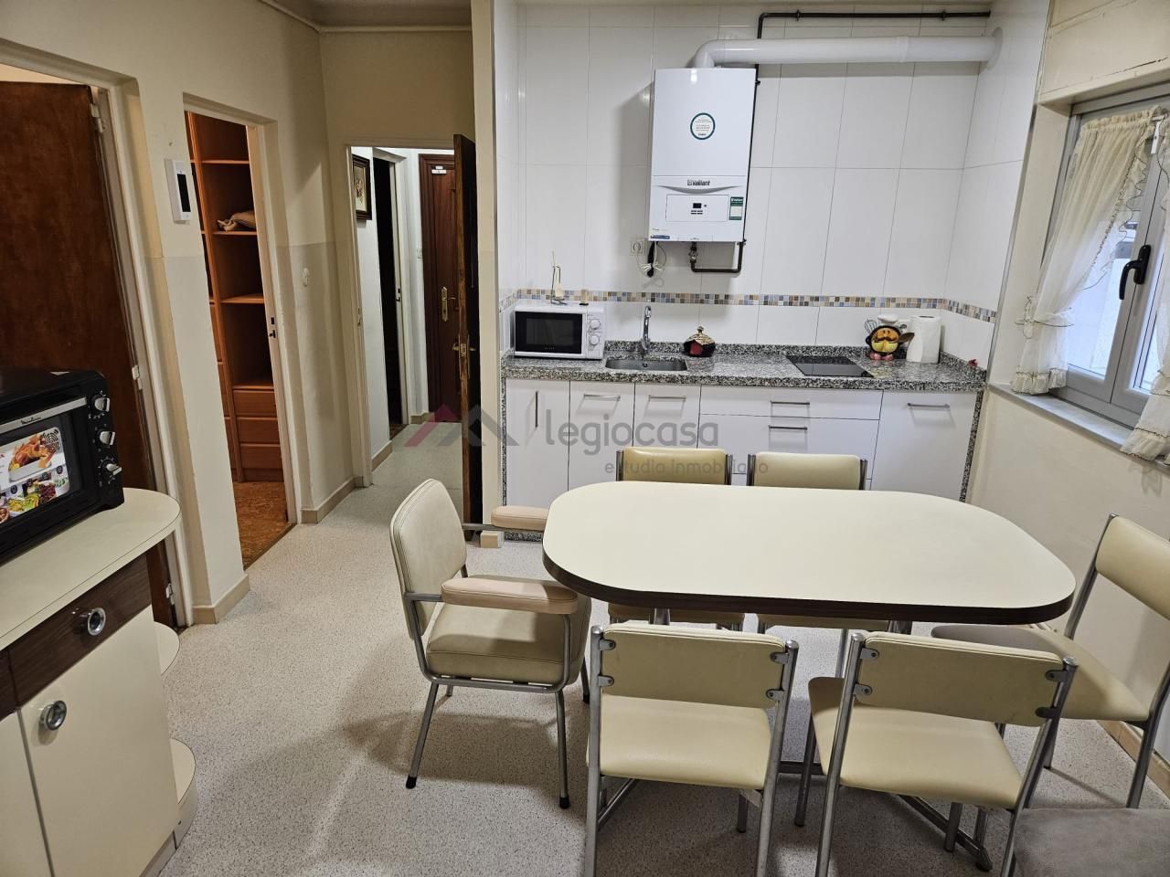 Cuina de Pis de lloguer en León Capital  amb Calefacció i Moblat