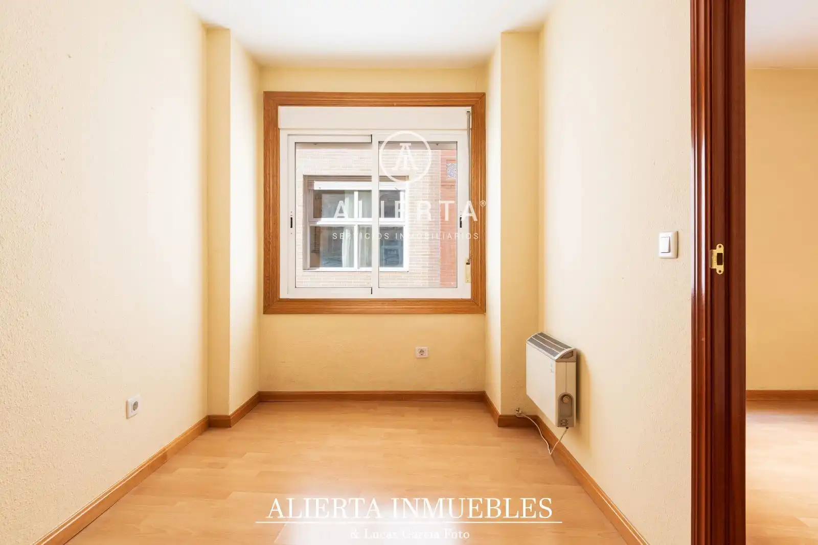 Bedroom of Flat for sale in Zaragoza  with Heating
