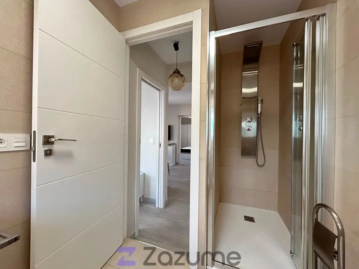 Baño de Ático de alquiler en Granada con Aire acondicionado, Calefacción y Terraza