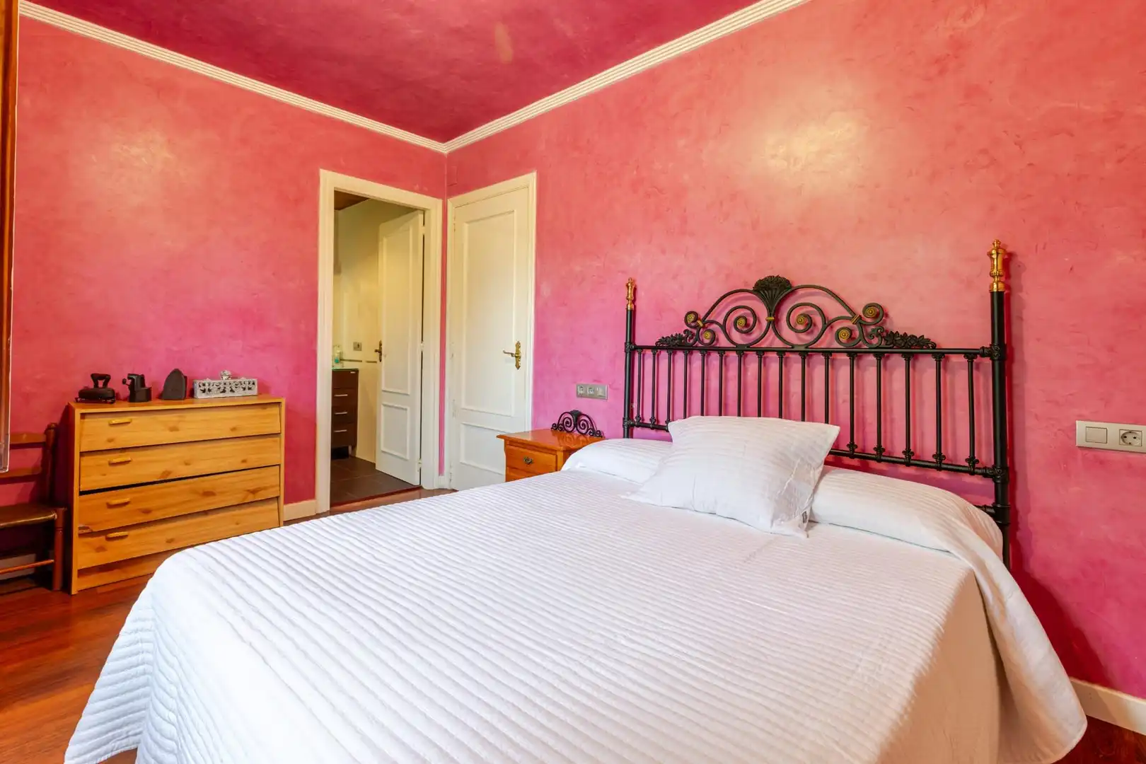 Bedroom of Houses for sale in L'Eliana  with Air Conditioner, Heating and Private garden