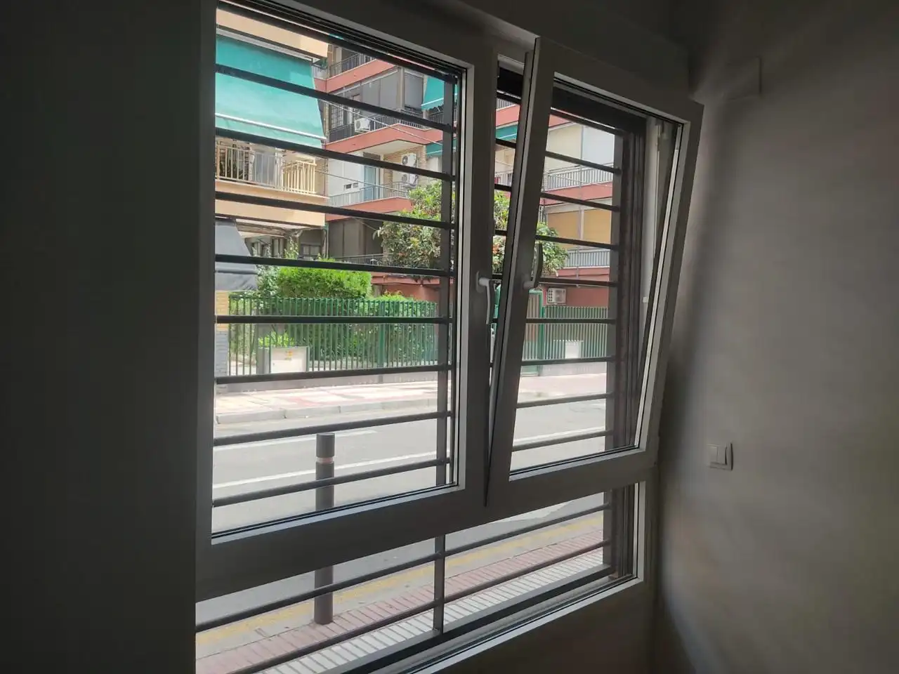 Vista exterior de Estudio en venta en Madrid con Aire acondicionado