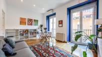 Living room of Flat to rent in  Madrid Capital  with Air Conditioner, Heating and Parquet flooring