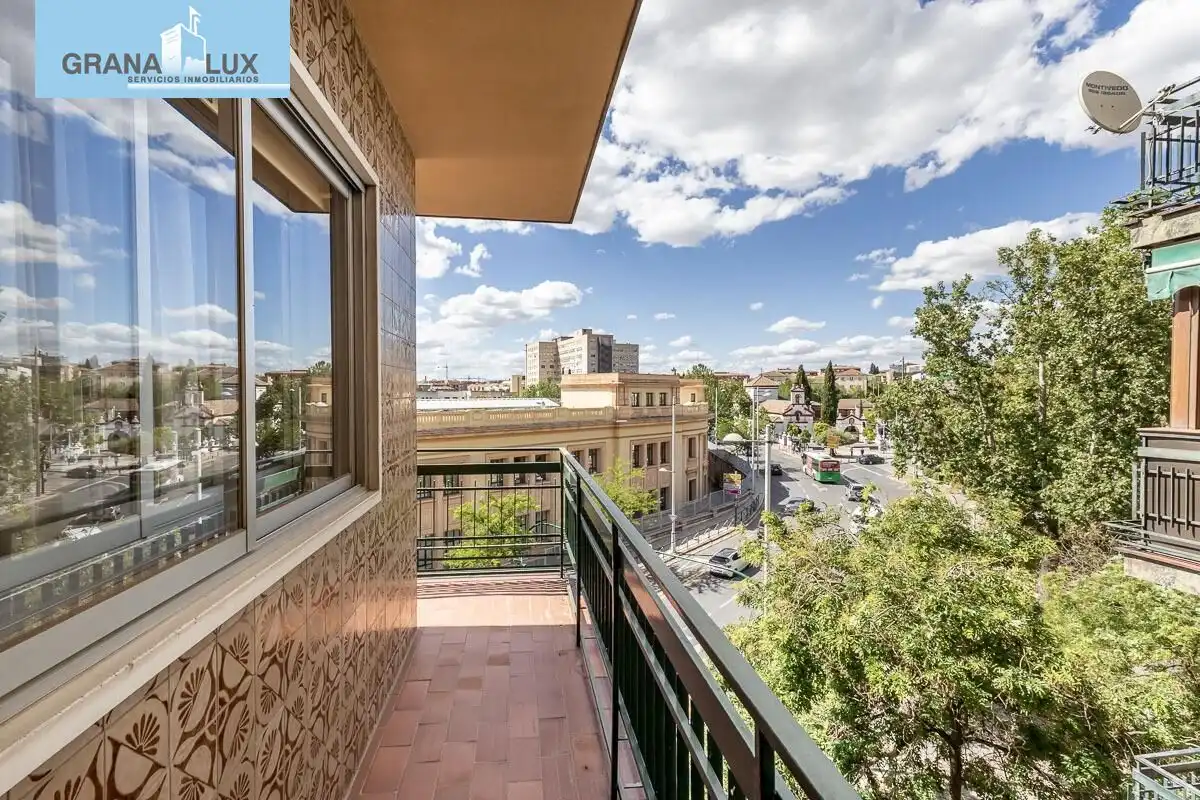 Piso con terraza en venta en Avenida de Madrid, imagen 3