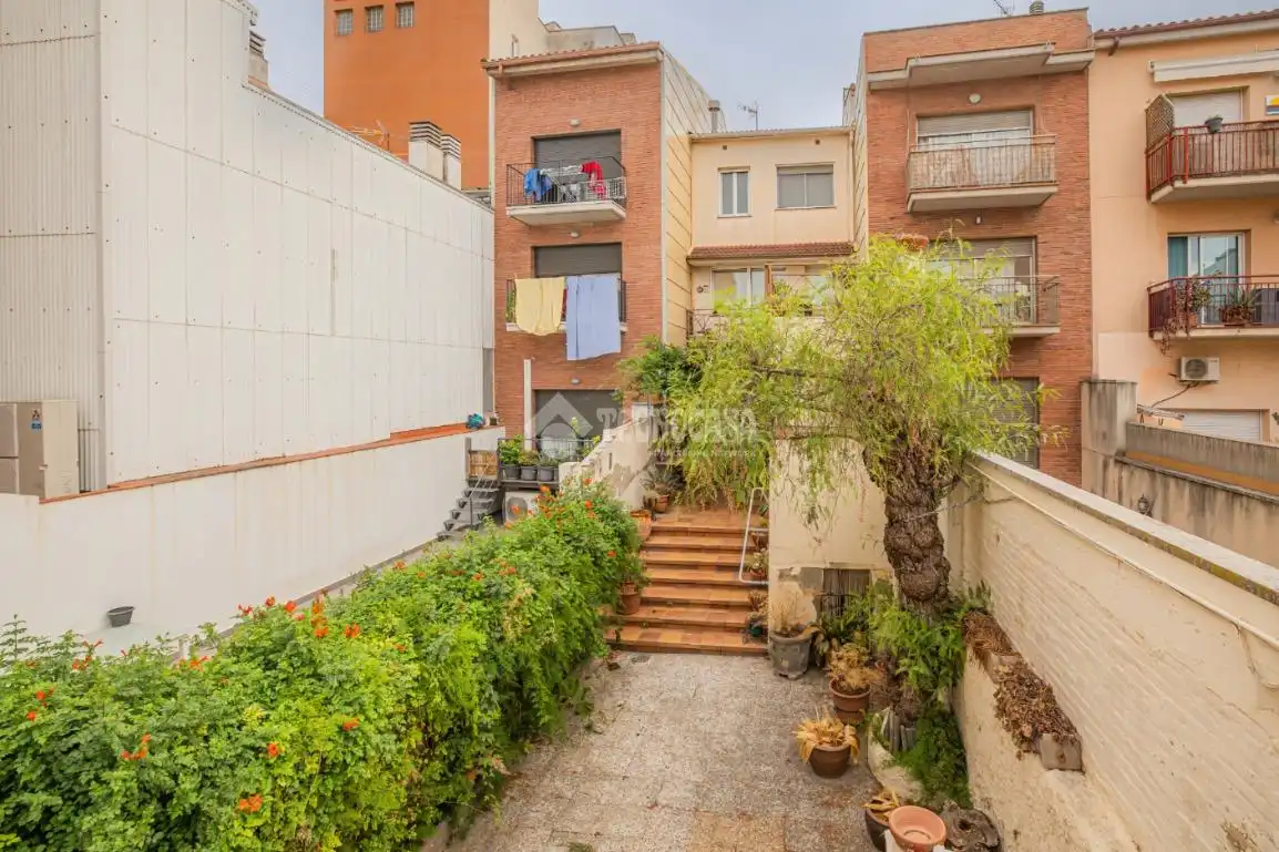 Casa aparellada amb terrassa en venda a Centre - Can Nadal, imagen 4