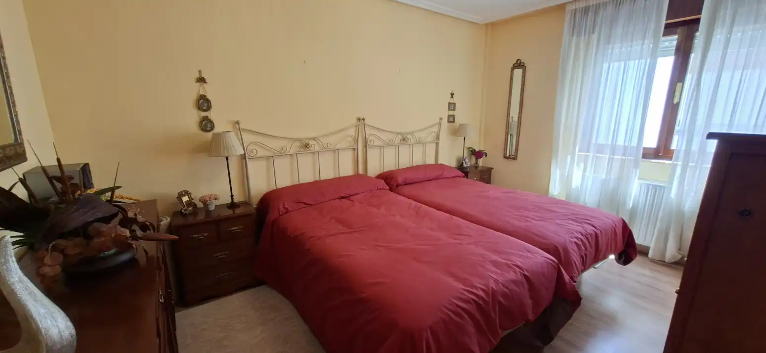 Schlafzimmer von Wohnung zum Verkauf in Torrelavega  mit Heizung, Parkett und Abstellraum