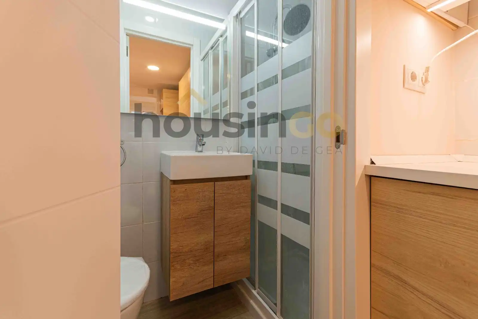 Bathroom of Flat for sale in Madrid  with Heating, Parquet flooring and Terrace
