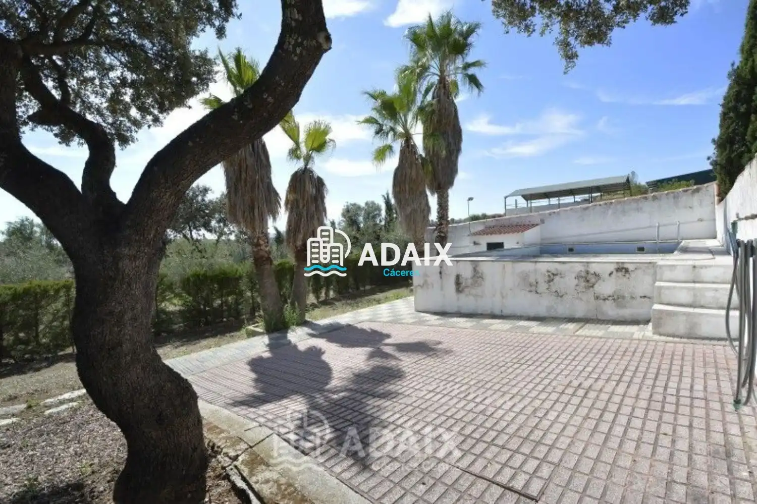 Jardí de Casa o xalet en venda en Cáceres amb Aire condicionat, Terrassa i Traster