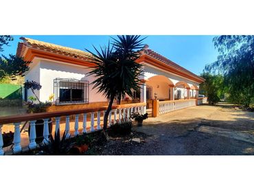 Villa con giardino in vendita a Pasaje Los Martos 1