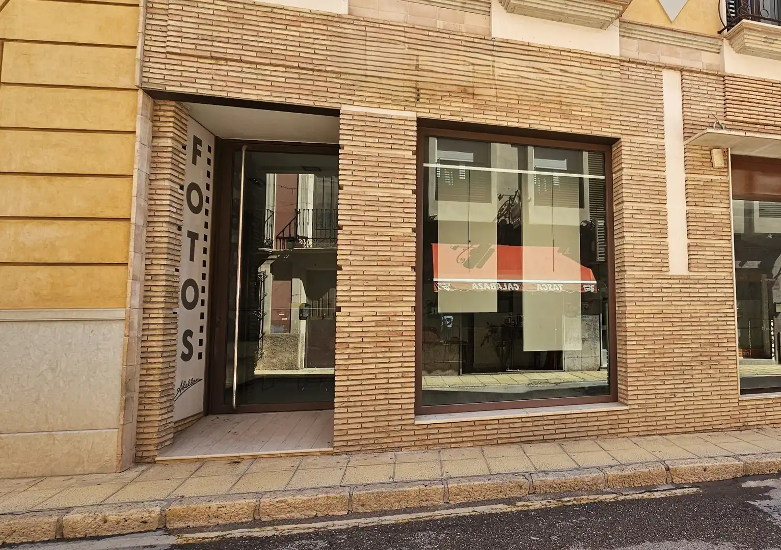 Local comercial de lloguer a Calle del General Aznar 2, imagen 2