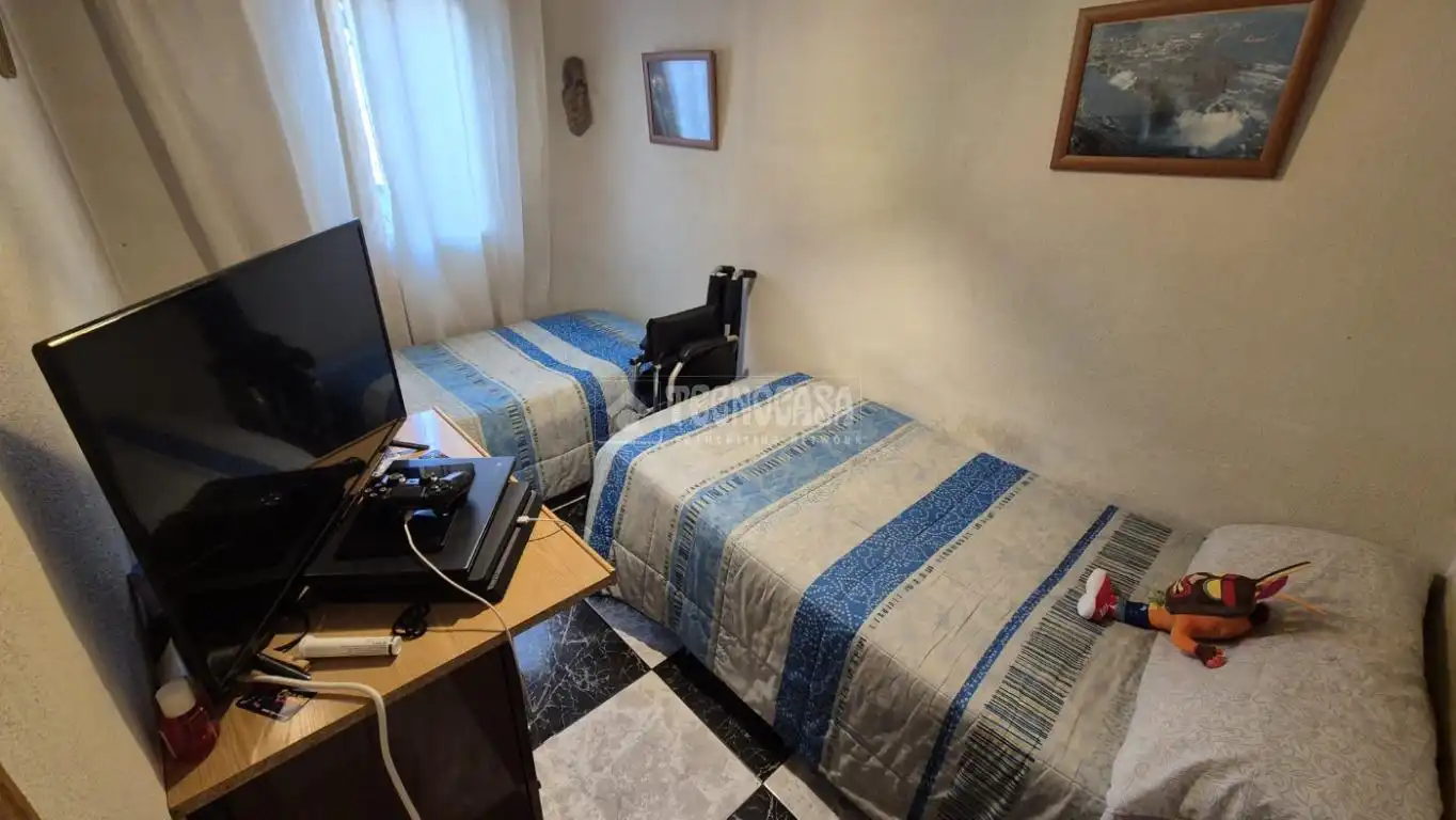 Bedroom of Flat for sale in Madrid