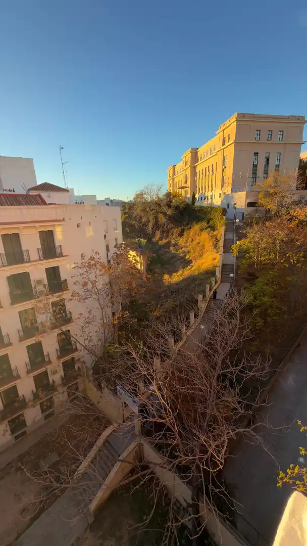 Vista exterior de Piso en venta en Madrid con Calefacción y Alarma