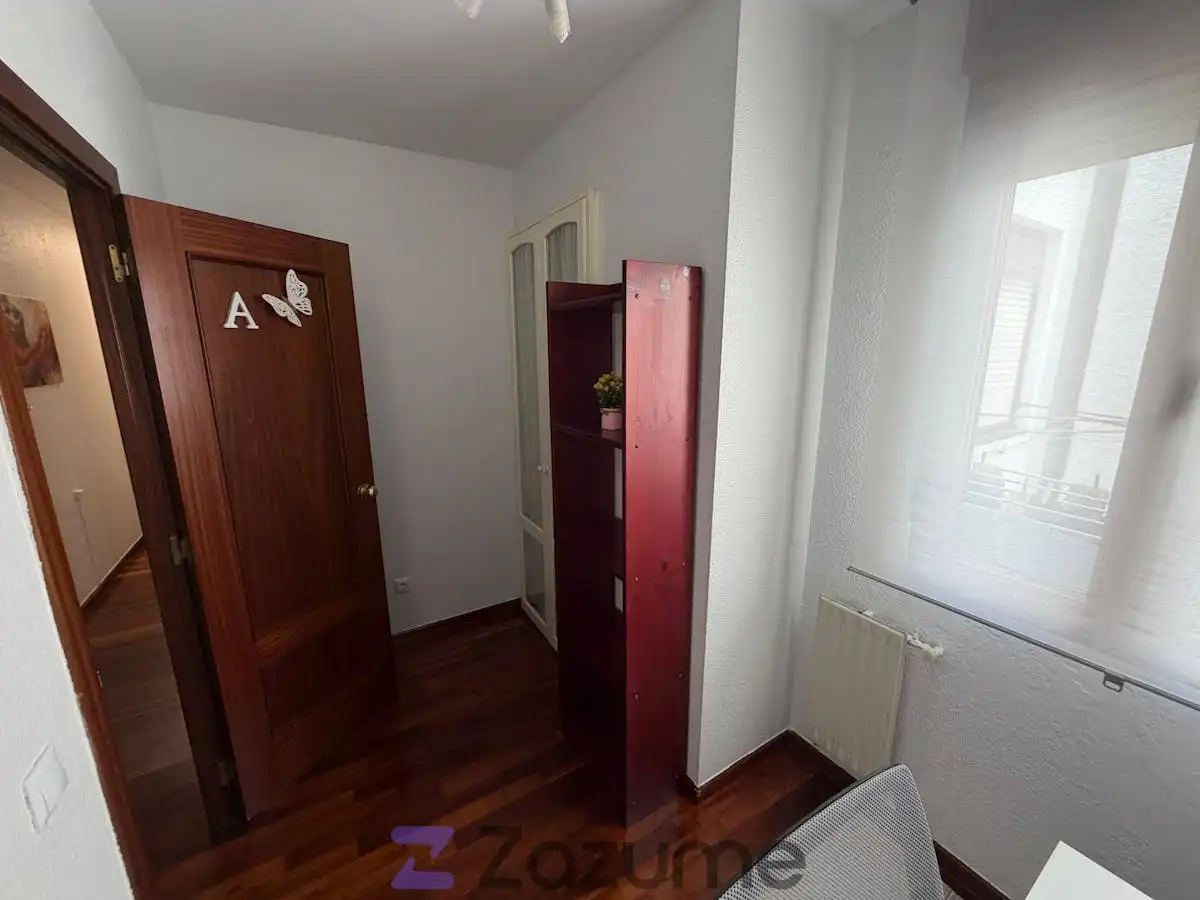 Bedroom of Flat for rent in Santander  with Heating, Parquet flooring and Storage room
