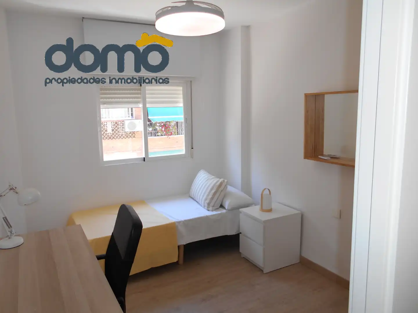 Bedroom of Flat for rent in Granada  with Air Conditioner, Parquet flooring and Furnished