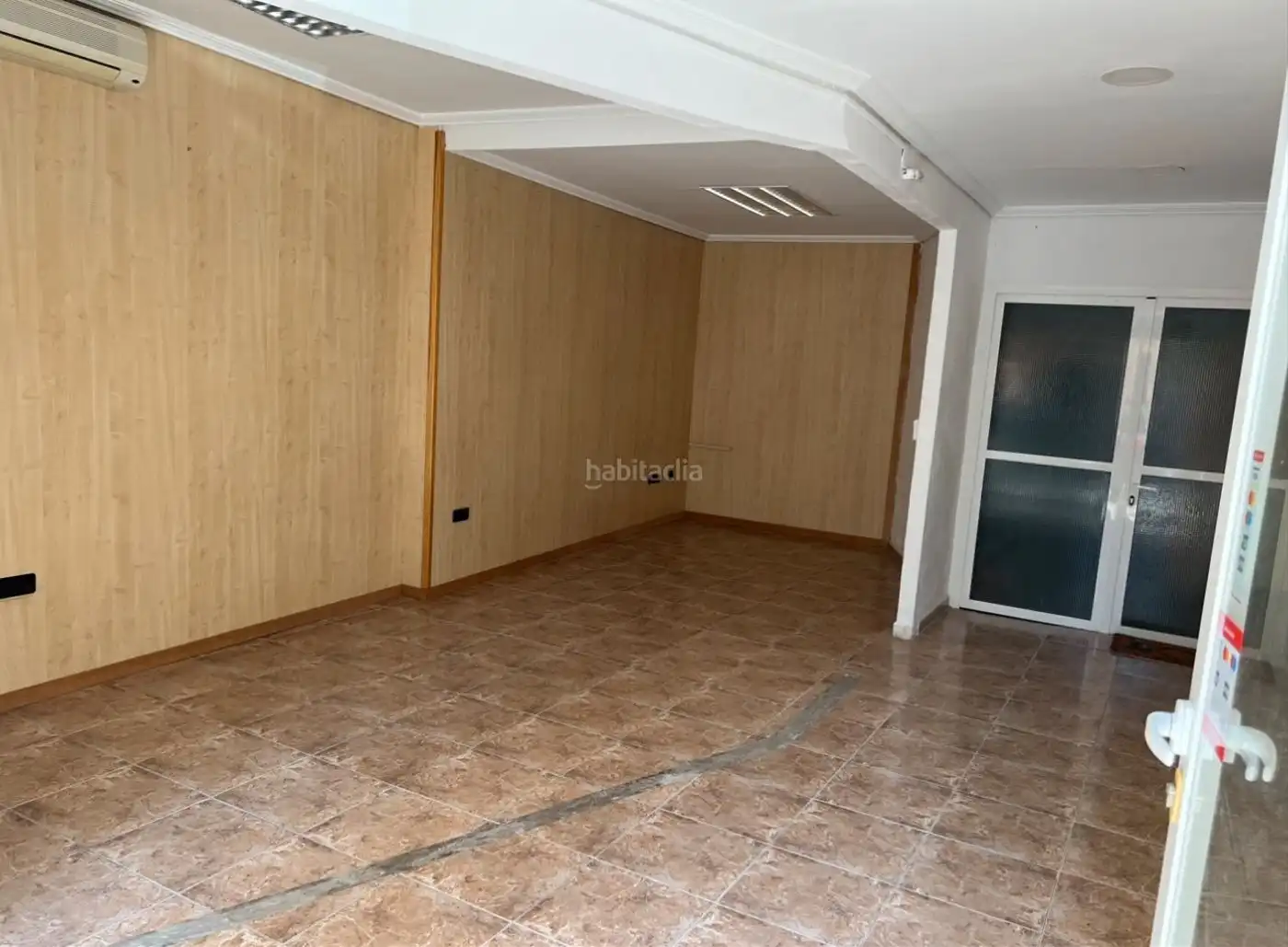 Business premises for sale in Carrer de la Llibertat 10, imagen 2