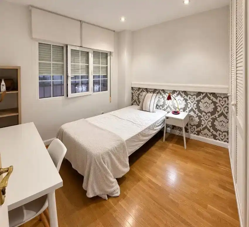 Schlafzimmer von Wohnung zur Miete in Madrid mit Möbliert