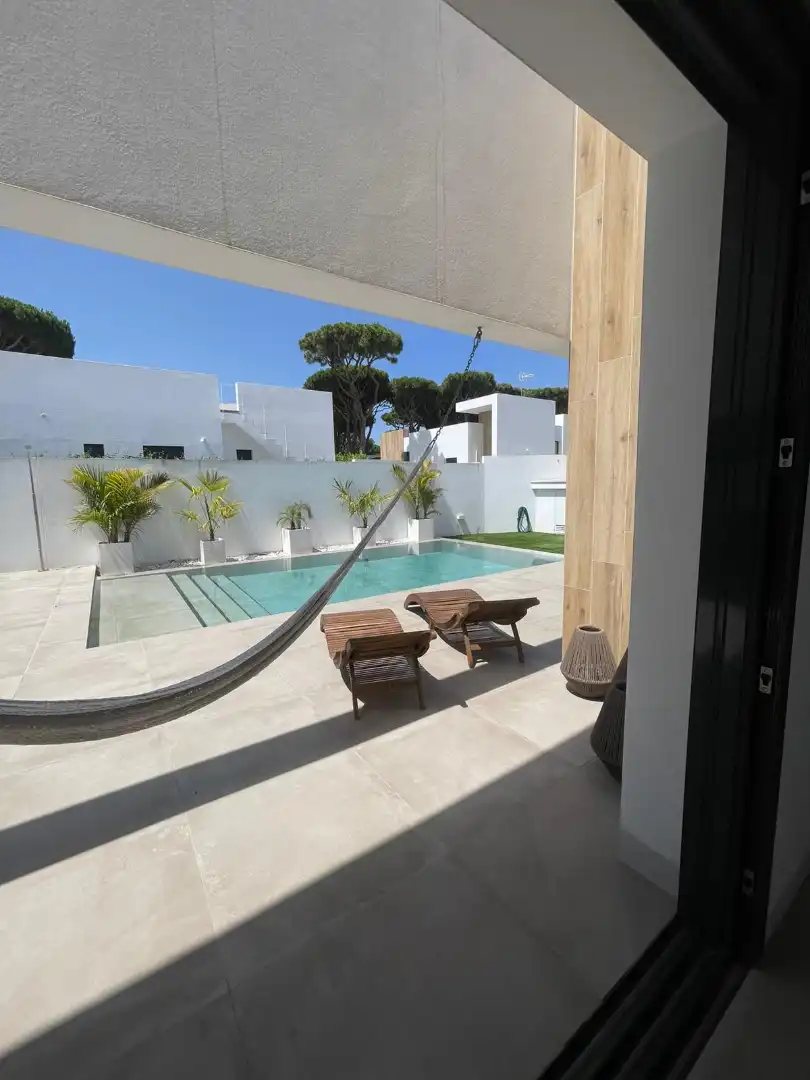 Piscina de Casa o chalet en venta en Chiclana de la Frontera con Aire acondicionado, Calefacción y Jardín privado